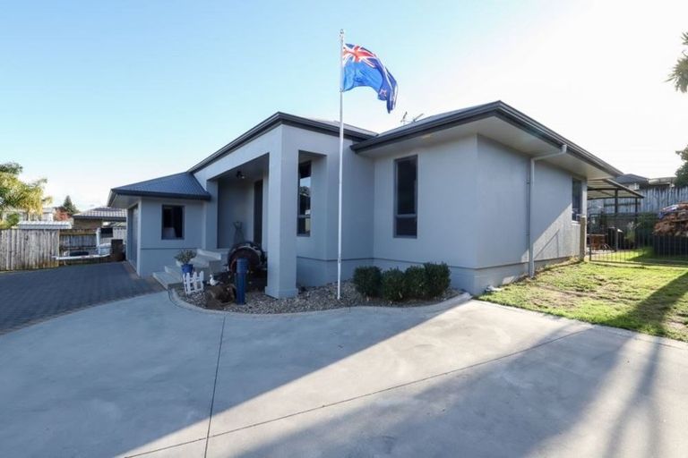 Photo of property in 9 Hollinger Place, Nawton, Hamilton, 3200