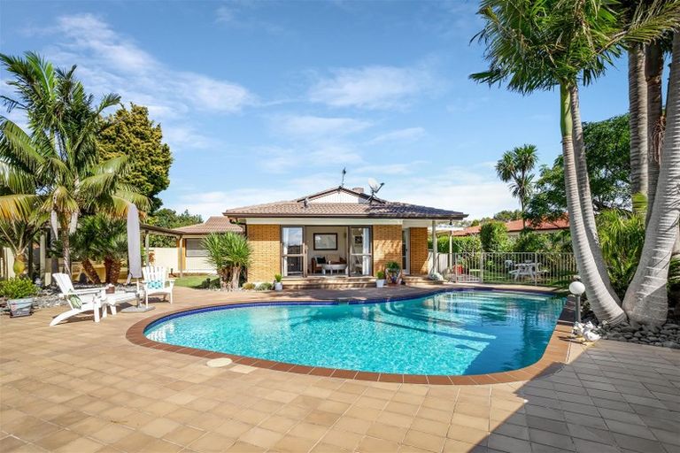 Photo of property in 38 Frank Evans Place, Henderson, Auckland, 0610