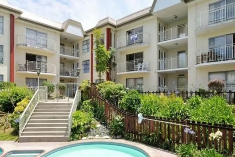 Photo of property in 11/10u Hunter Street, Hamilton Lake, Hamilton, 3204