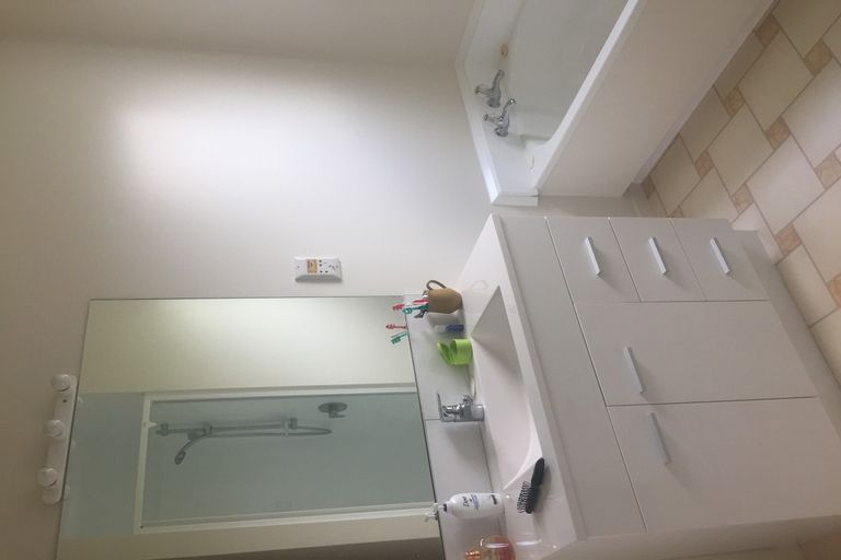 Photo of property in 4 Hawke Place, Pukekohe, 2120