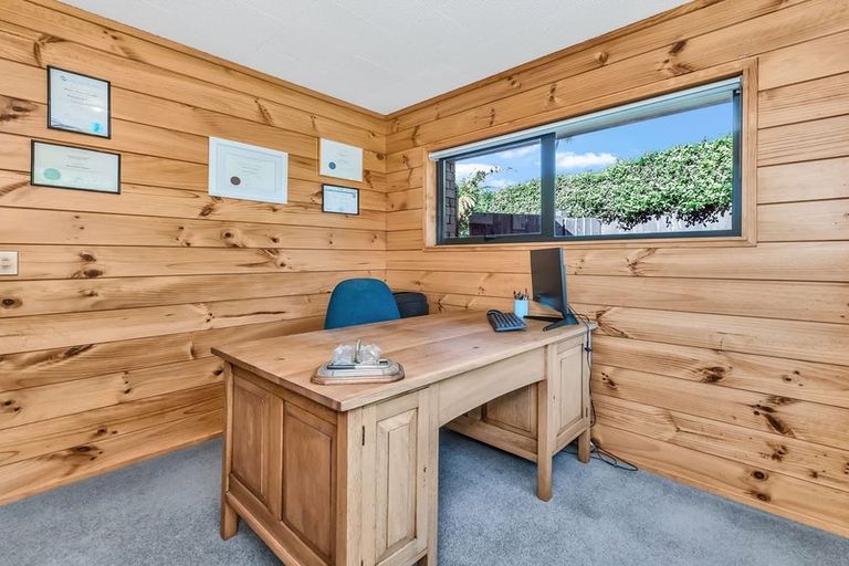 Photo of property in 9 De Renzie Place, Kirwee, Darfield, 7571