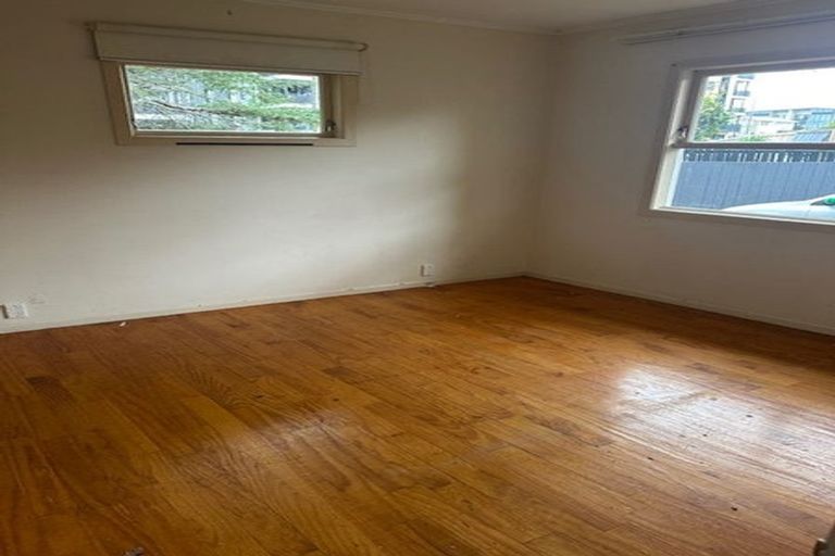 Photo of property in 190a Lake Road, Northcote, Auckland, 0627
