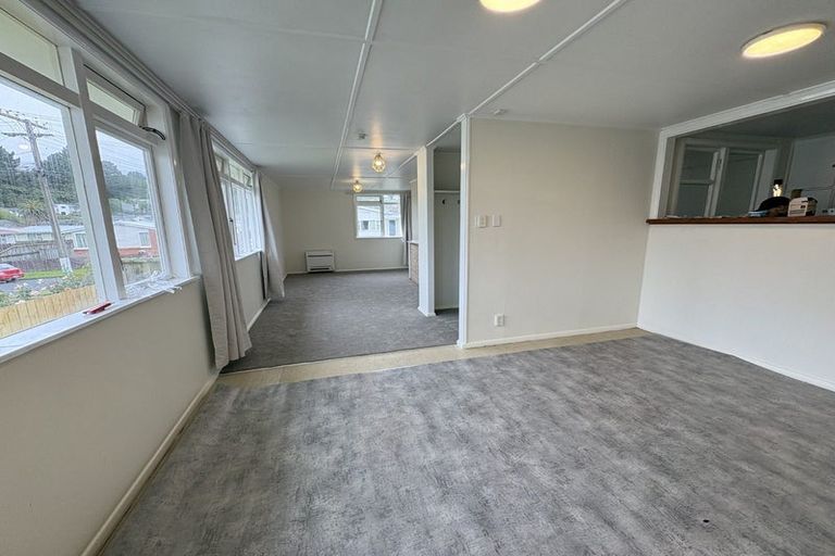 Photo of property in 24-26 Hanson Grove, Stokes Valley, Lower Hutt, 5019