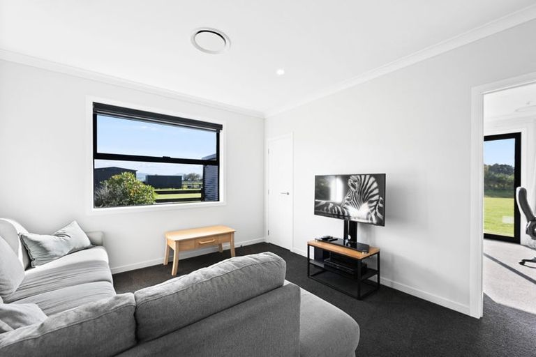 Photo of property in 21 Delta Way, Te Kowhai, Hamilton, 3288