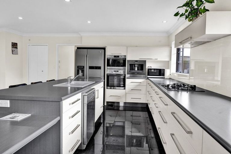 Photo of property in 74 Rata Street, Hawera, 4610