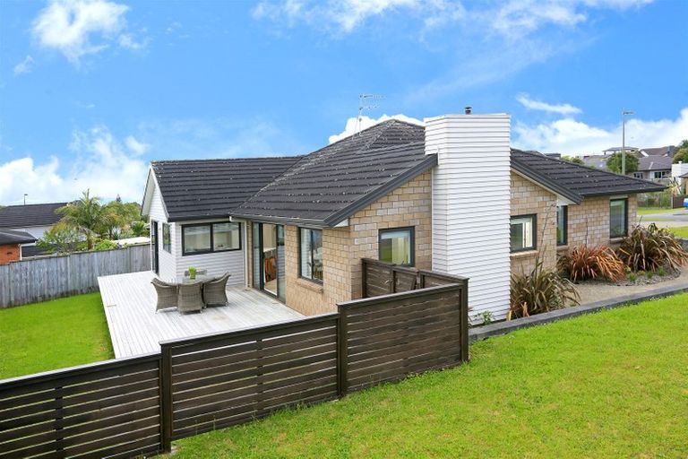 Photo of property in 5 Mcwhirters Farm Lane, Massey, Auckland, 0614