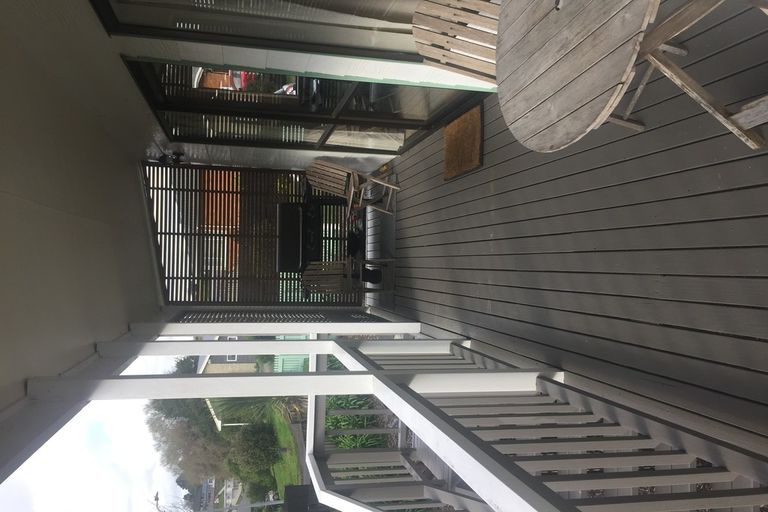 Photo of property in 4 Hawke Place, Pukekohe, 2120