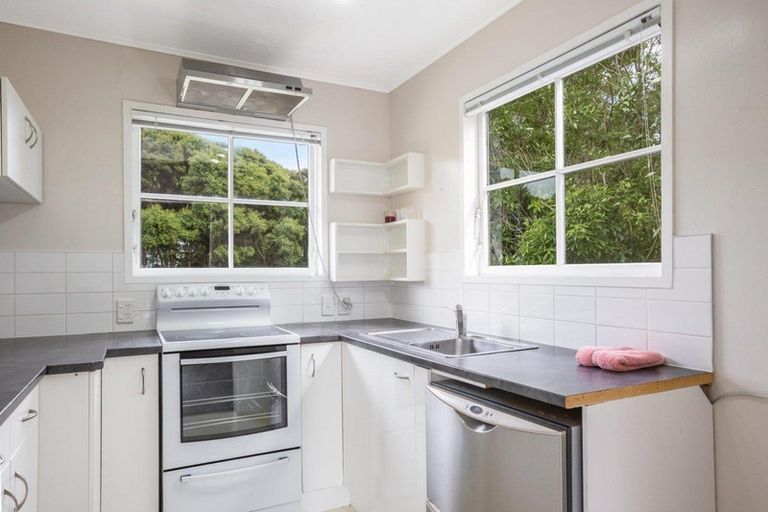 Photo of property in 31 Latitude Close, Whitby, Porirua, 5024