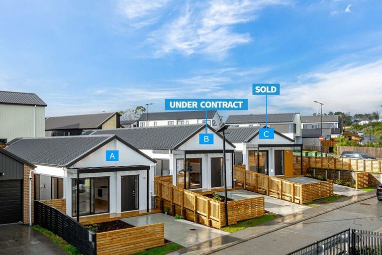 Photo of property in 7b Kotiu Place, Massey, 0614