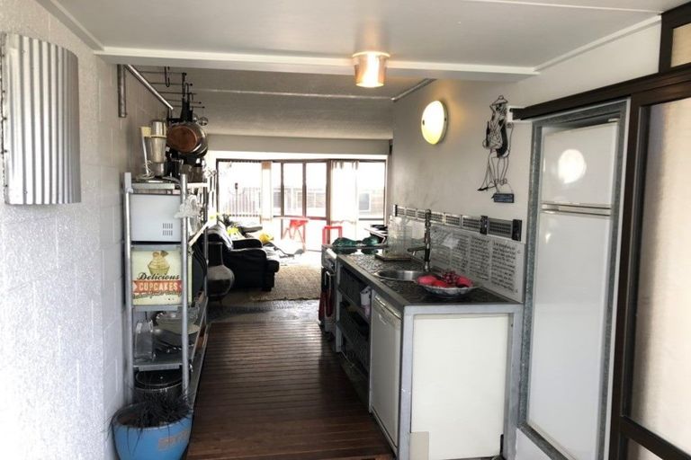 Photo of property in 40 Maunganui Road, Mount Maunganui, 3116