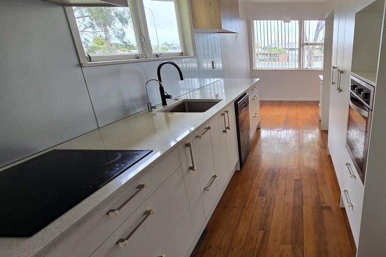 Photo of property in 140 Ti Rakau Drive, Pakuranga, Auckland, 2010