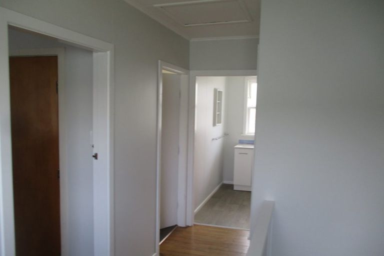 Photo of property in Montauge Flats, 46c Merton Street, Trentham, Upper Hutt, 5018