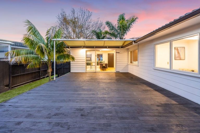 Photo of property in 60a Reelick Avenue, Pakuranga Heights, Auckland, 2010