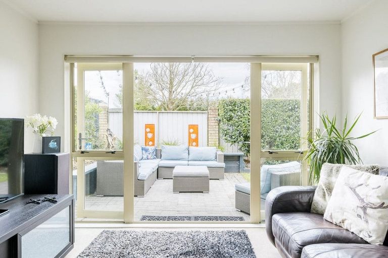 Photo of property in 86a Moore Street, Leamington, Cambridge, 3432