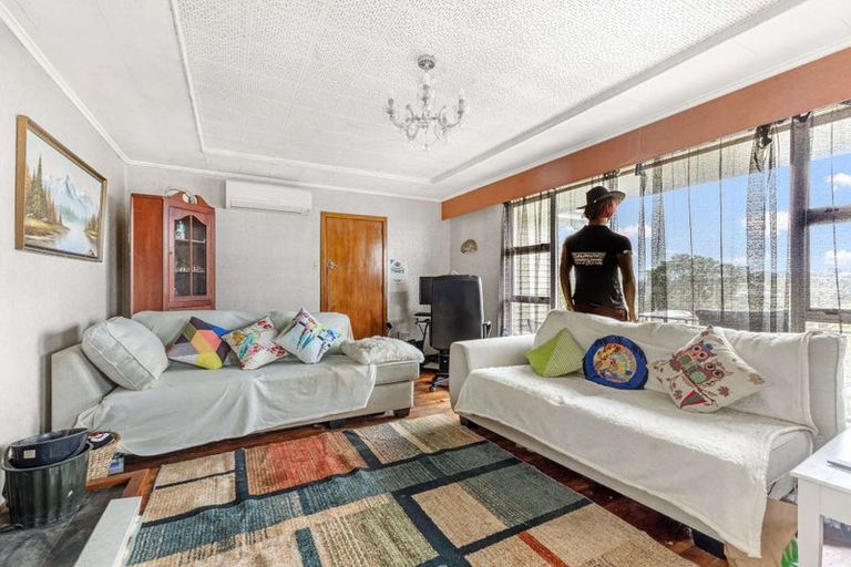 Photo of property in 37 Simons Street, Moturoa, New Plymouth, 4310
