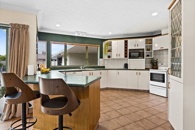 Photo of property in 17a Dinton Street, Russley, Christchurch, 8042