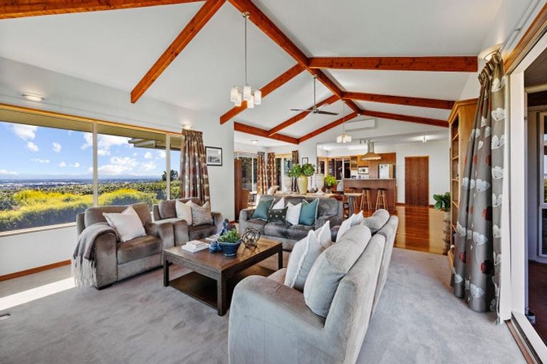Photo of property in 1 Watlings Place, Kennedys Bush, Christchurch, 8025
