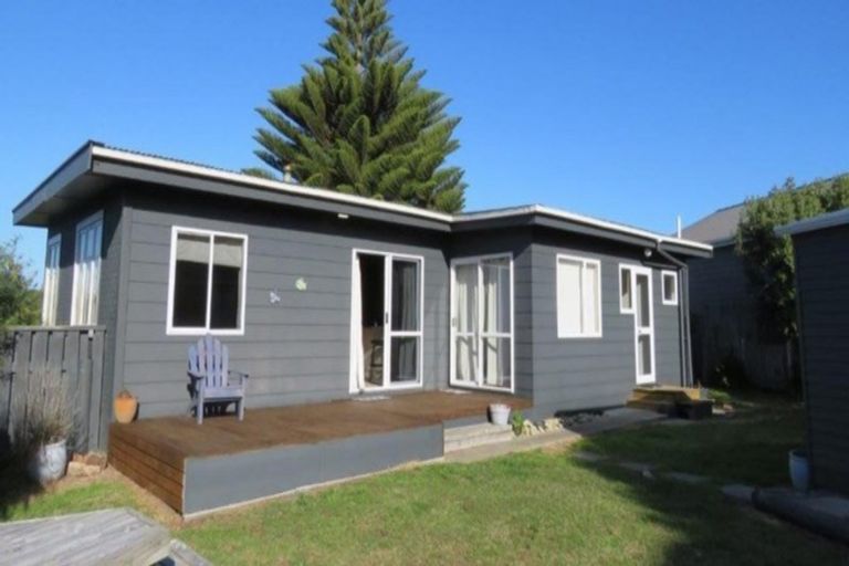 Photo of property in 3 Makaramu Street, Porangahau, 4293