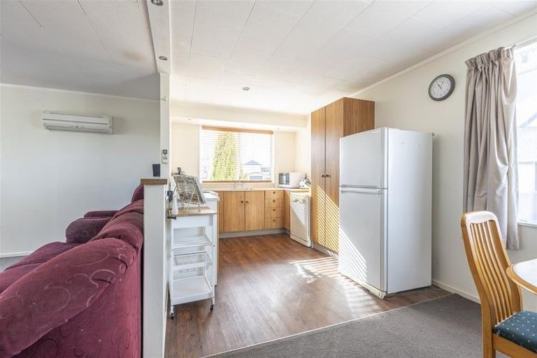 Photo of property in 16 Perrin Place, Kelvin Grove, Palmerston North, 4414