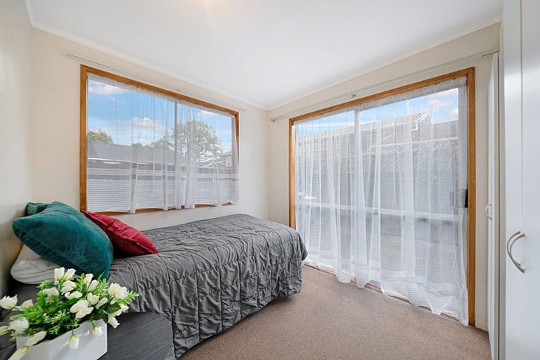 Photo of property in 1a/3 Divich Avenue, Te Atatu South, Auckland, 0610