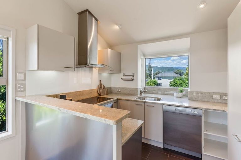 Photo of property in 93 Field Way, Waikanae Beach, Waikanae, 5036