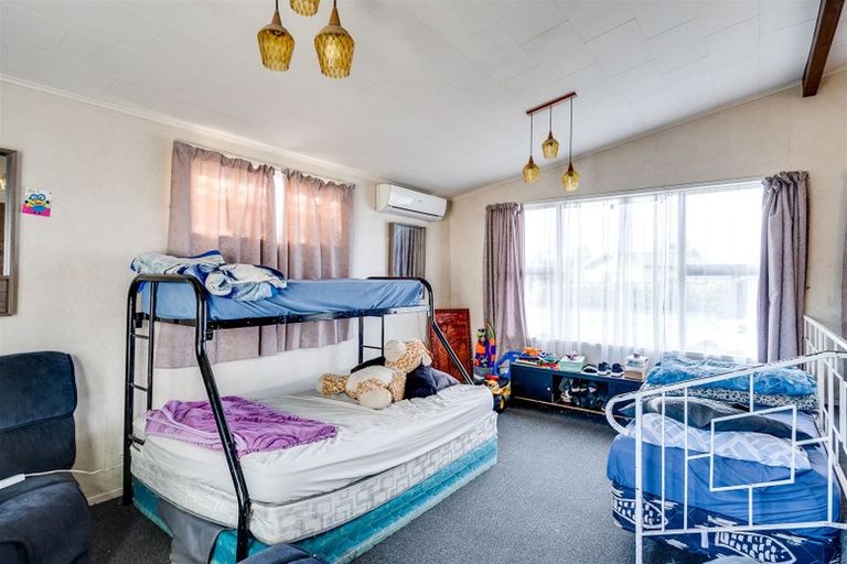Photo of property in 35 Coventry Avenue, Tamatea, Napier, 4112