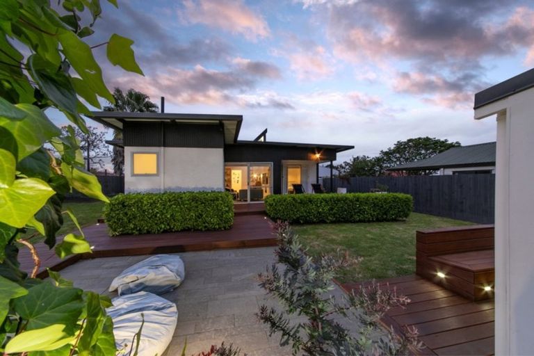 Photo of property in 87 Nikau Street, New Lynn, Auckland, 0600