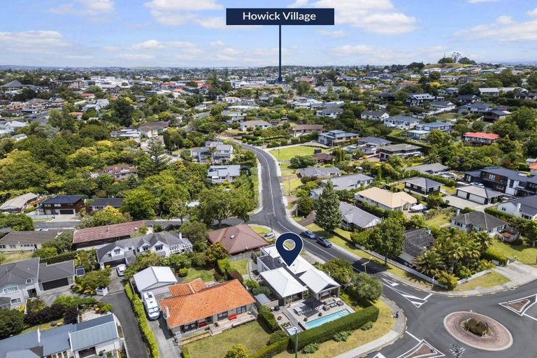 Photo of property in 2/51 Beach Road, Mellons Bay, Auckland, 2014