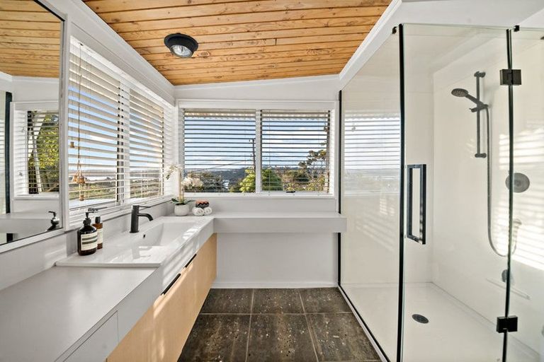 Photo of property in 24 Austin Road, Greenhithe, Auckland, 0632