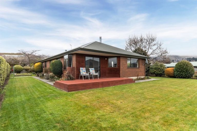 Photo of property in 46 Meadowstone Drive, Wanaka, 9305