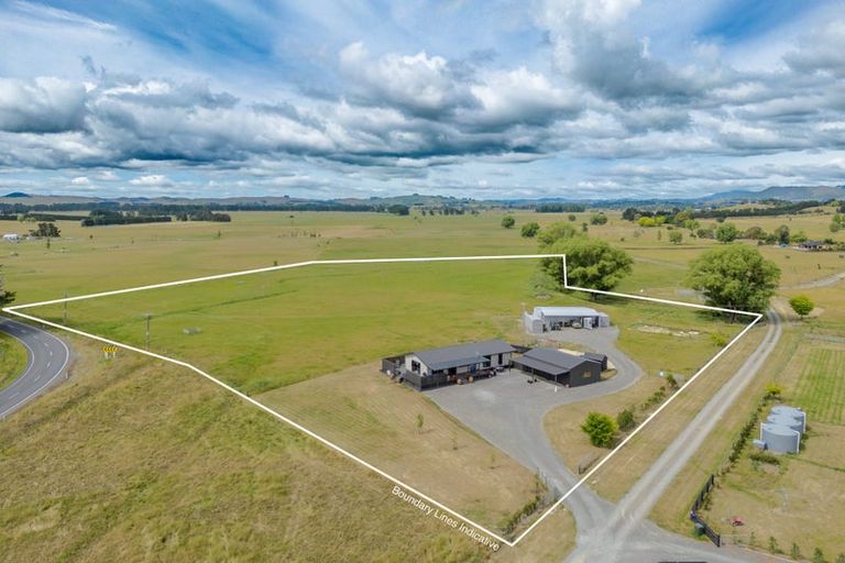Photo of property in 1 Elm Place, Waipukurau, 4284