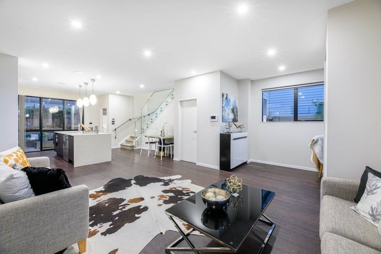 Photo of property in 15 Silvereye Road, Hobsonville, Auckland, 0616