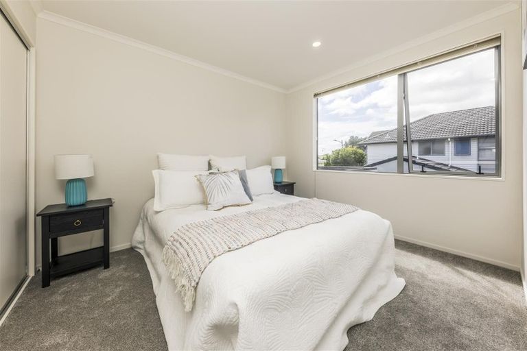 Photo of property in 37 The Track, Takanini, 2112