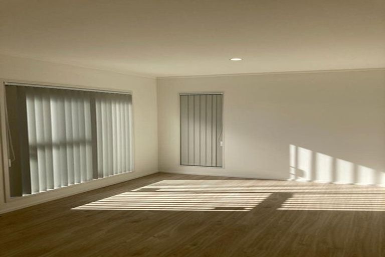 Photo of property in 10 Gulliver Place, Conifer Grove, Takanini, 2112