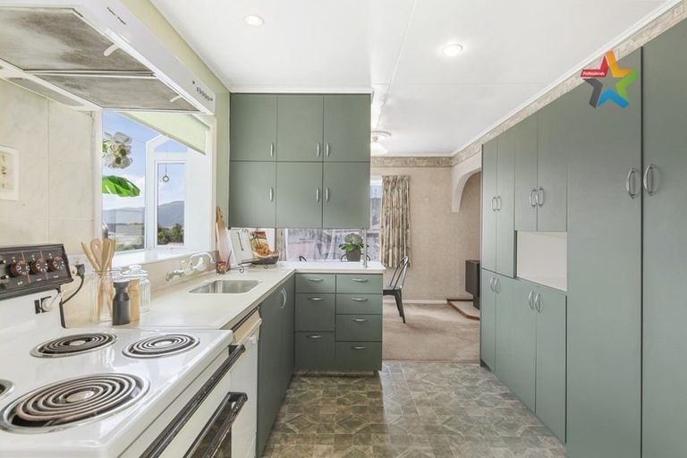 Photo of property in 20 Gardiner Grove, Wainuiomata, Lower Hutt, 5014