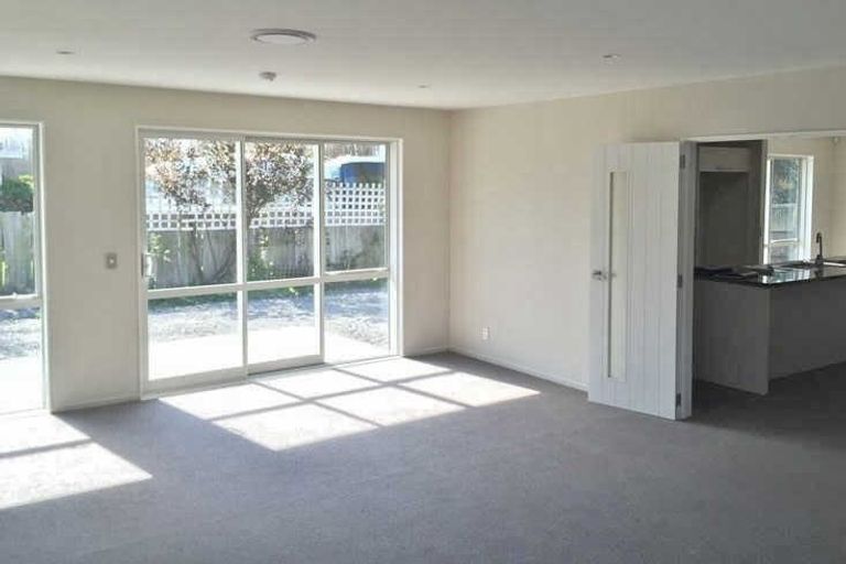 Photo of property in 32 Kenwyn Avenue, St Albans, Christchurch, 8052