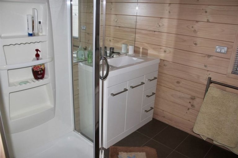 Photo of property in 1 Leeward Drive, Whitianga, 3510