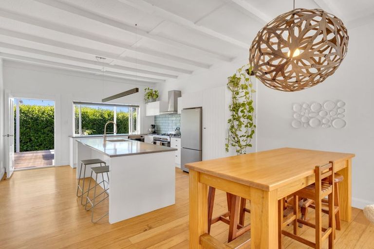 Photo of property in 126e Napier Road, Havelock North, 4130