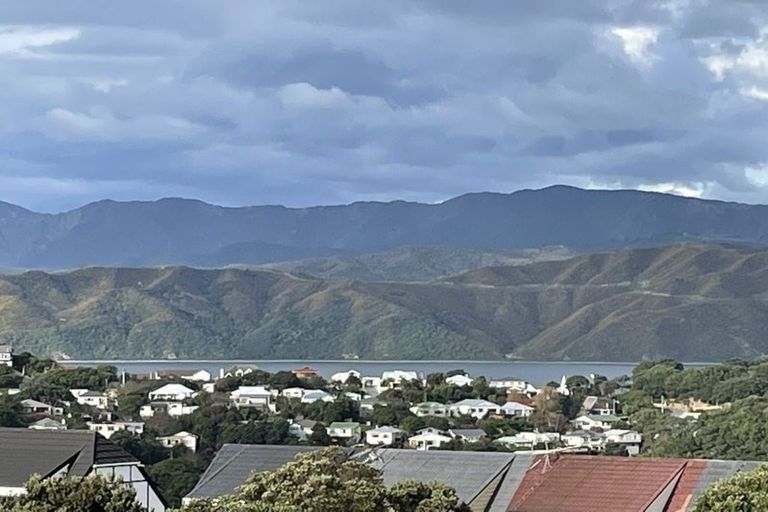 Photo of property in 7f1 Rangitane Street, Maupuia, Wellington, 6022