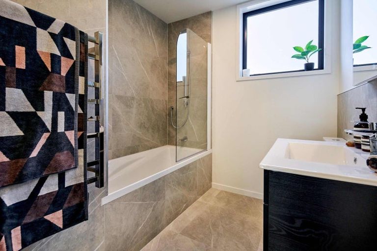 Photo of property in 4 Ara Toutouwai, Karori, Wellington, 6012