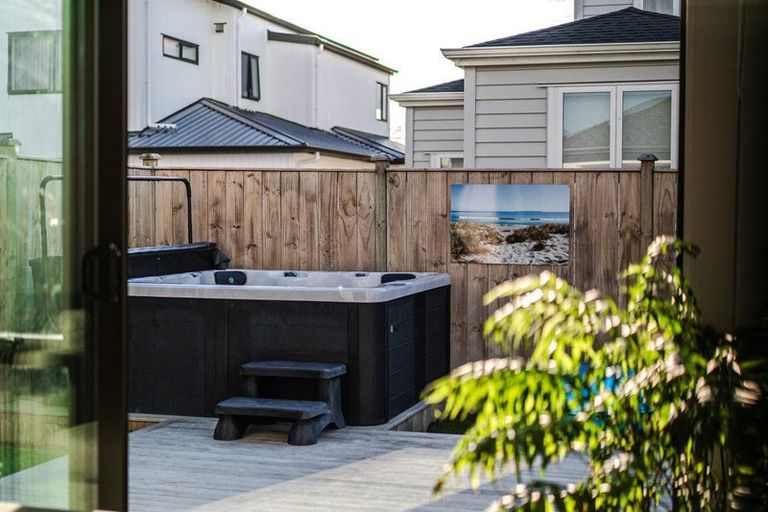 Photo of property in 16 Waka Ama Road, Karaka, Papakura, 2113