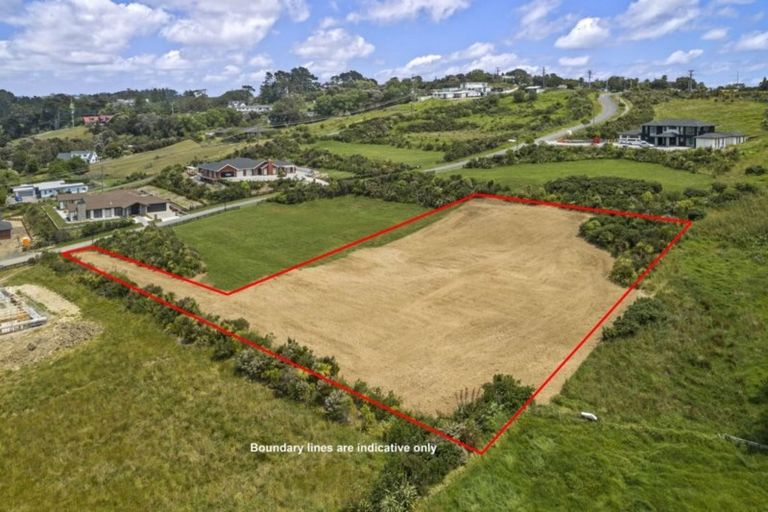 Photo of property in 7 Te Awa Place, Red Beach, 0932