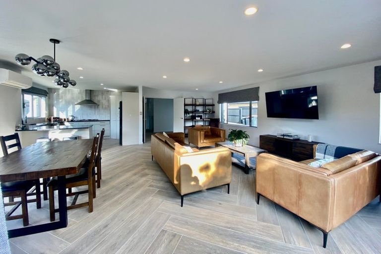 Photo of property in 5 Stoneleigh Green, Parklands, Christchurch, 8083