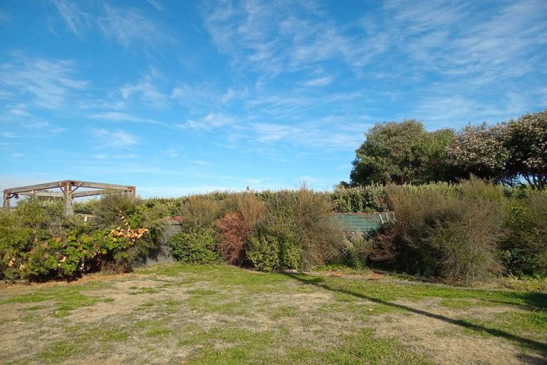 Photo of property in 1927 Parewanui Road, Parewanui, Bulls, 4894