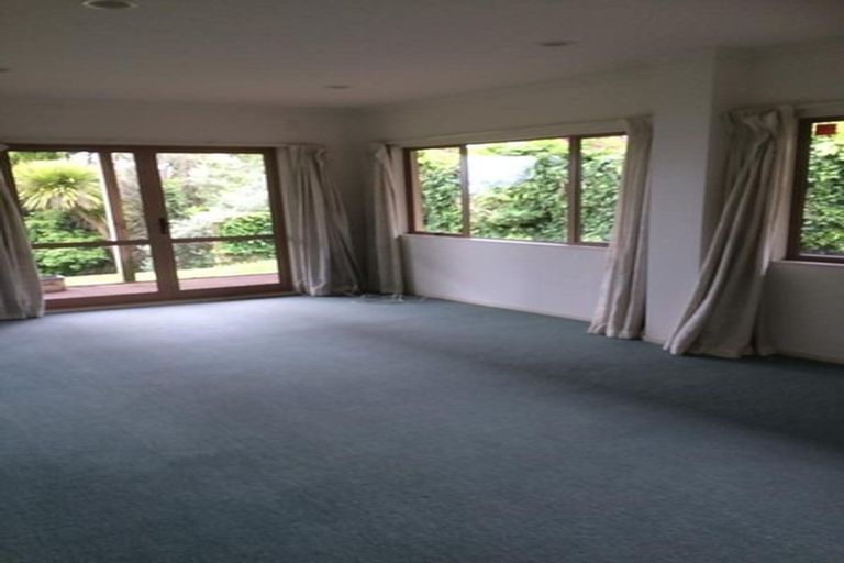 Photo of property in 17 Sea Vista Avenue, Beach Haven, Auckland, 0626
