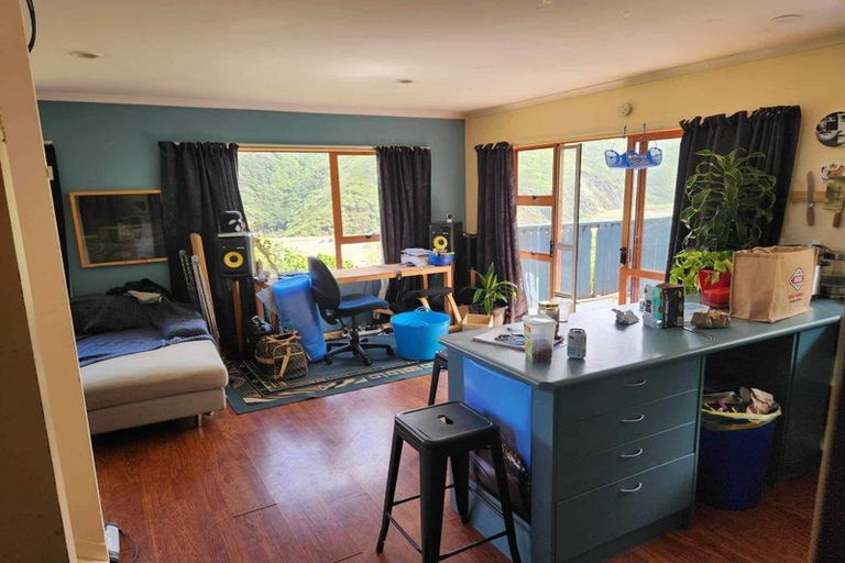 Photo of property in 292a Mitchell Street, Brooklyn, Wellington, 6021