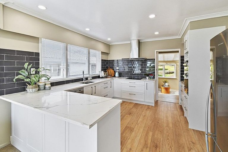 Photo of property in 8 Hamlet Place, Pukekohe, 2120