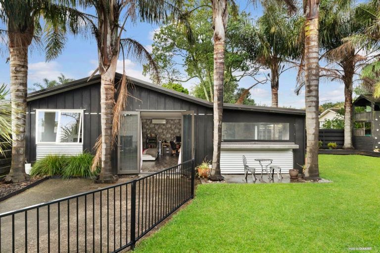 Photo of property in 6 Koromiko Place, Waiuku, 2123