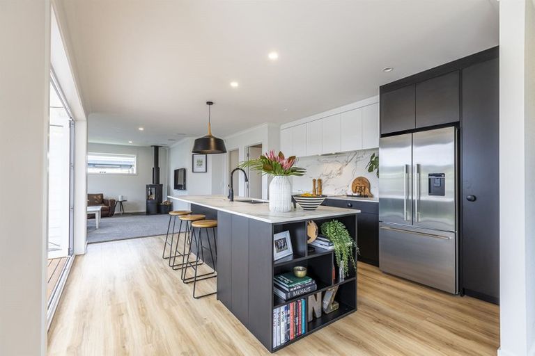 Photo of property in 14a Pegasus Place, Kelvin Grove, Palmerston North, 4414