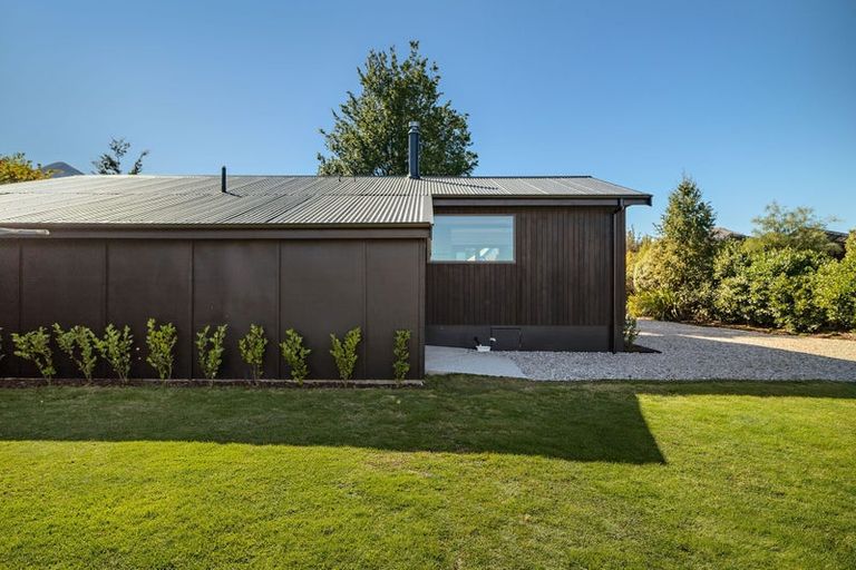 Photo of property in 65 Oregon Drive, Kelvin Heights, Queenstown, 9300